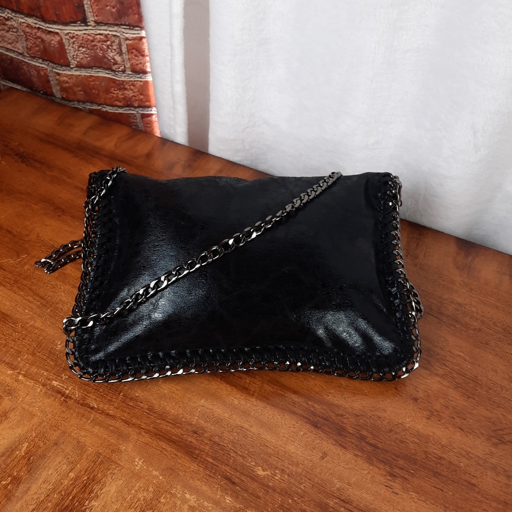 Elegant Black Gunmetal Chain Crossbody Shoulder Bag - Picture 9 of 10